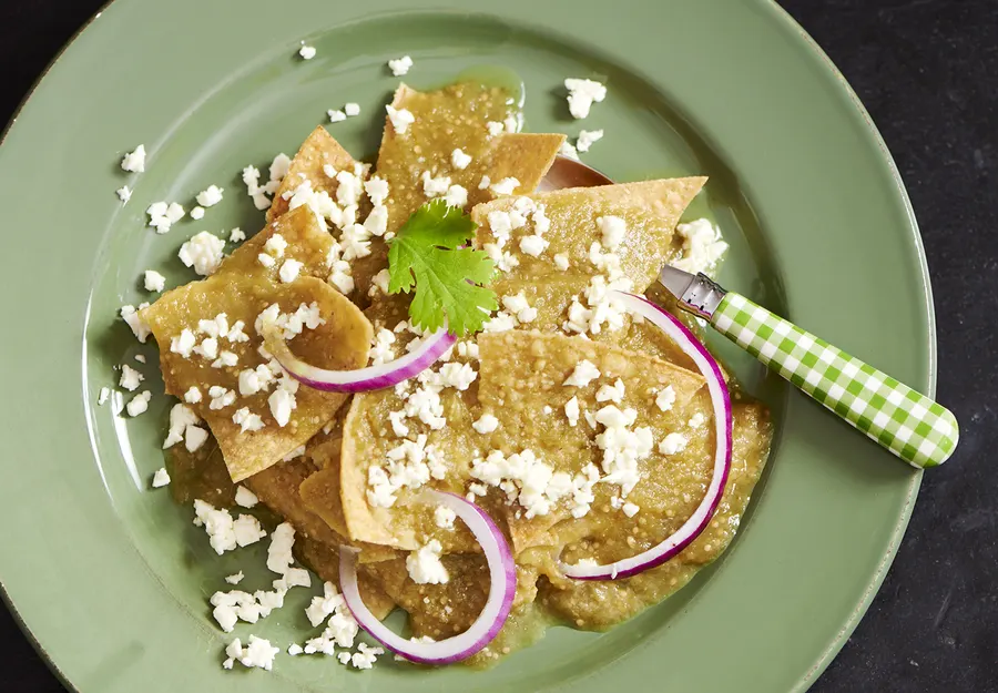 Cocine con el Mexicano: Chilaquiles · Stockfood